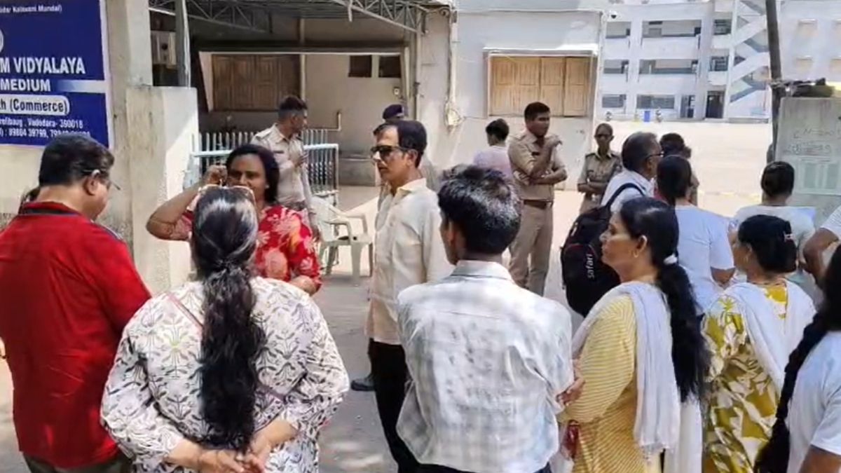 vadodara-neet-exam-21-061