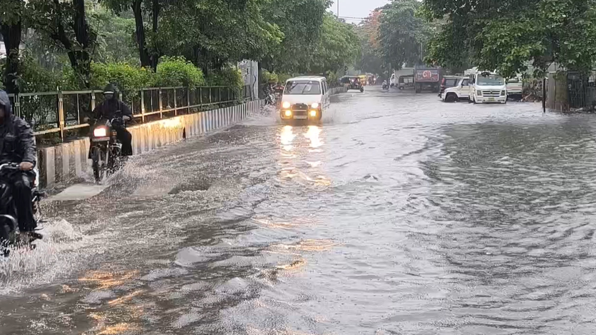 surat-heavy-rain-waterlogging-2-30-june-26