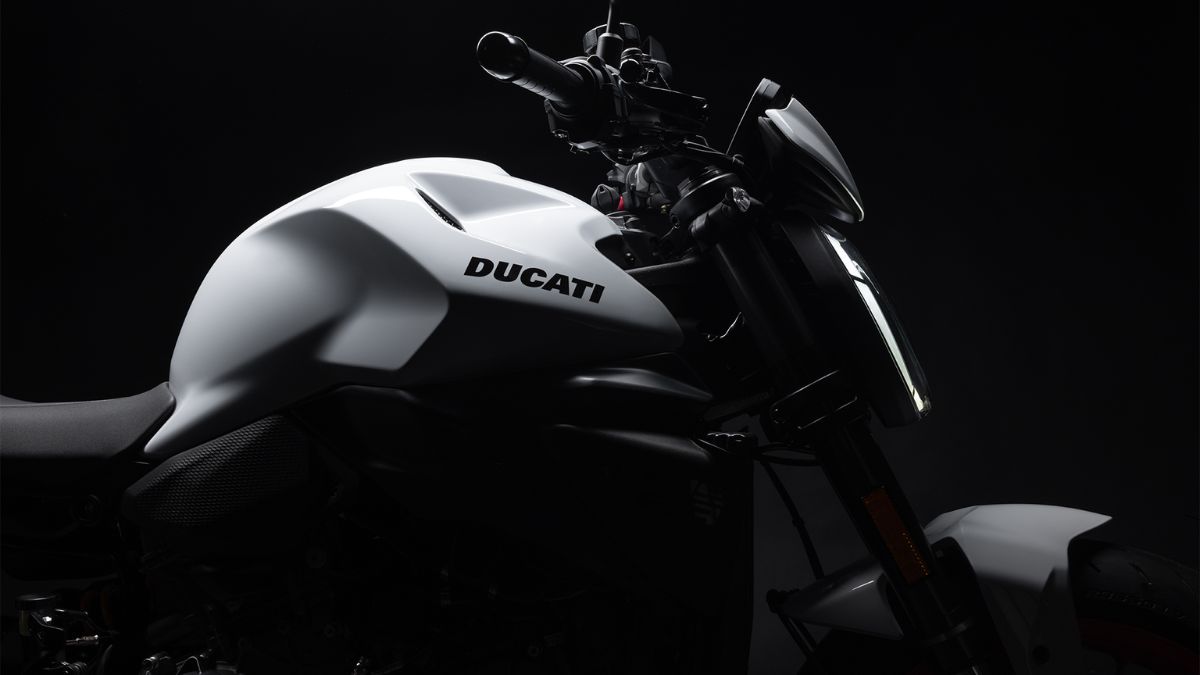 2026 Ducati Monster (4)