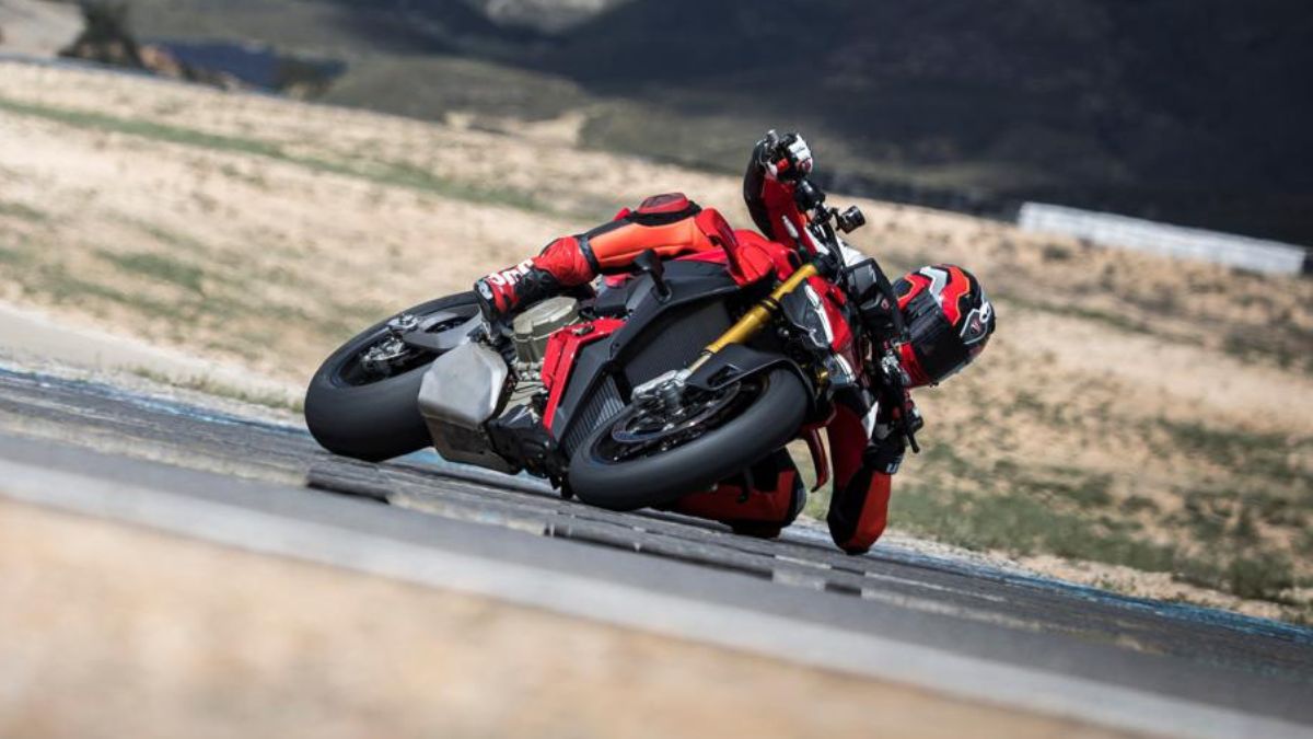 2026 Ducati Streetfighter V4 (1)