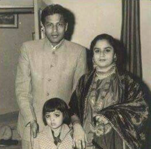 shah rukh khan childhood