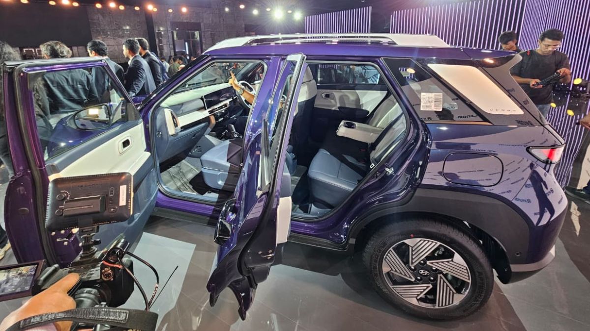 2025 Hyundai Venue (2)