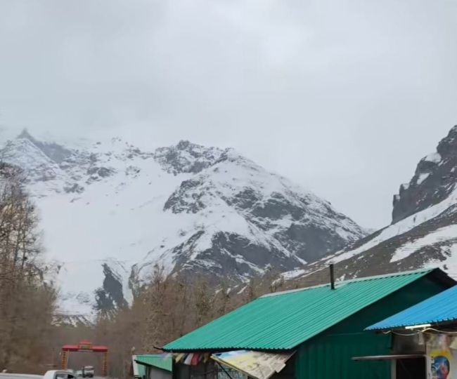 Snowfall in Manali
