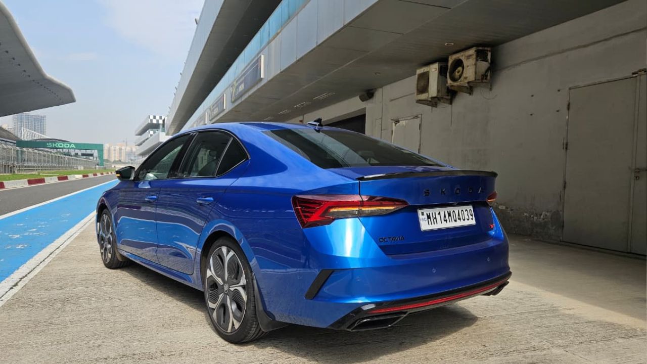 Skoda Octavia RS Track Review3