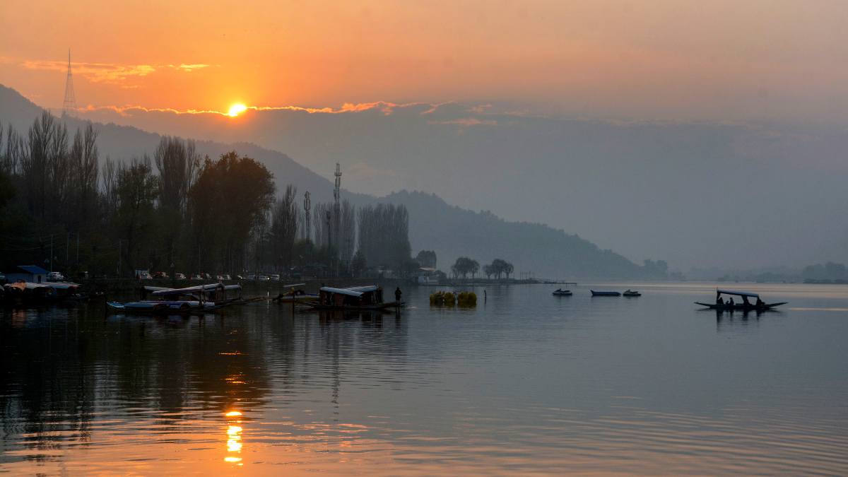 Srinagar dal lake