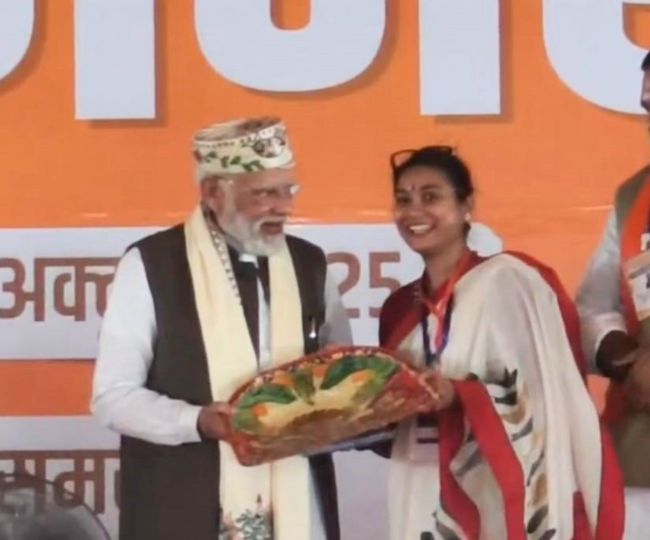 Narendra modi and sambhavi