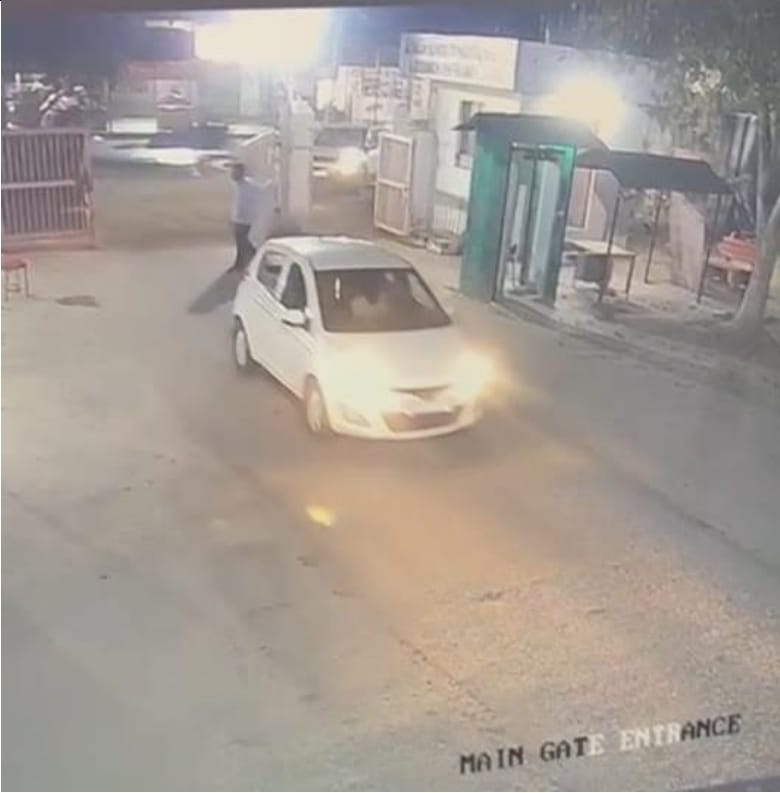 WhatsApp Image 2025-11-17 at 08.58.21