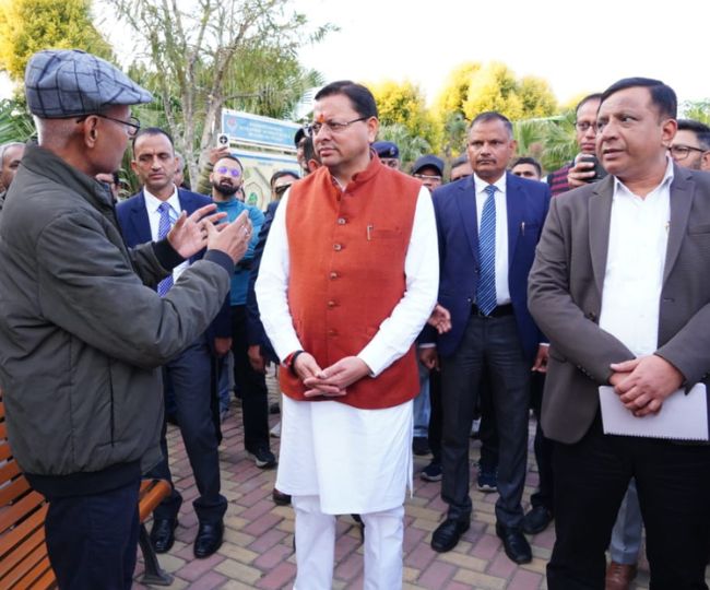 CM Talk to passenger