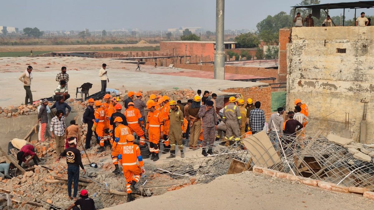 Noida Building collapse (3)