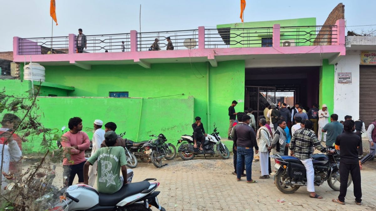 Noida Building collapse (5)