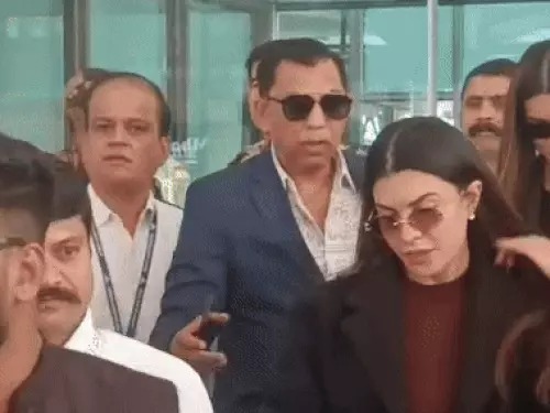 udr royal wedding kriti 211125-a