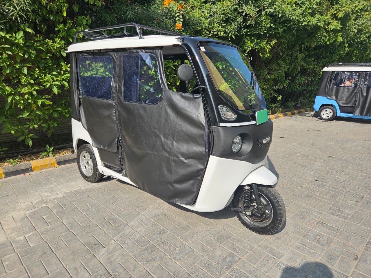 bajaj Riki 