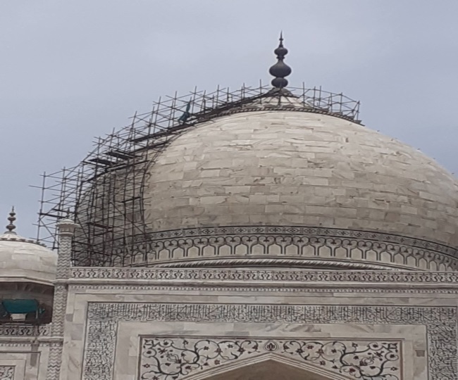 Taj Mahal Kalash