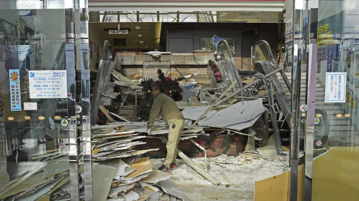 Japan Earthquake (1)