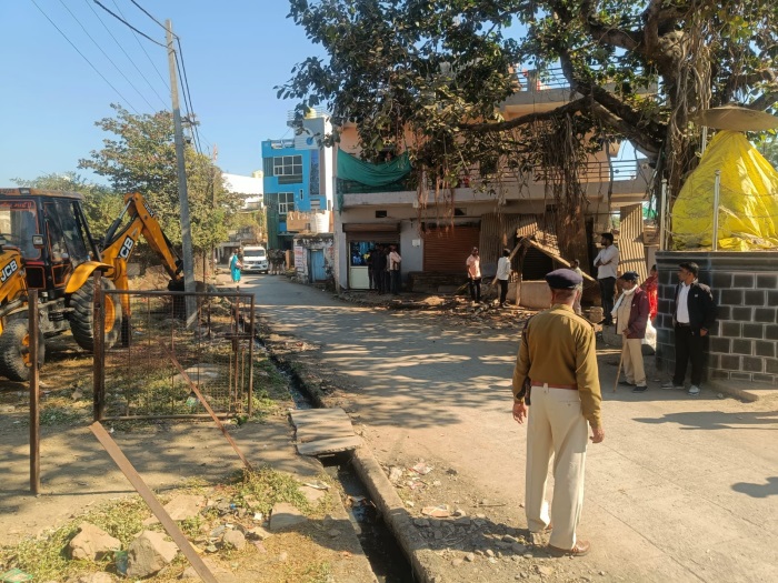 khandwa D encroachment removing 2655