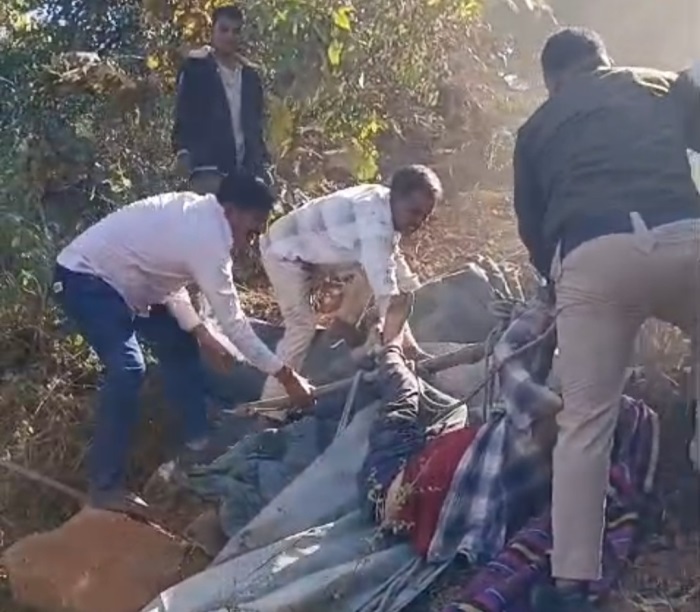 dewas truck accident 2154785