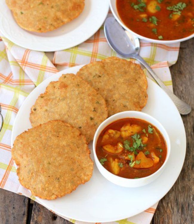 Bedmi puri and sabzi