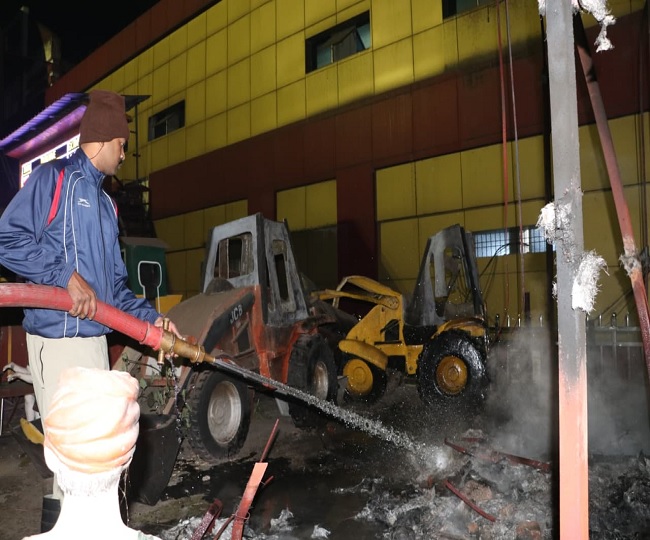 Fire Breaks Out at Selfie Point of Dhanbad Railway Station