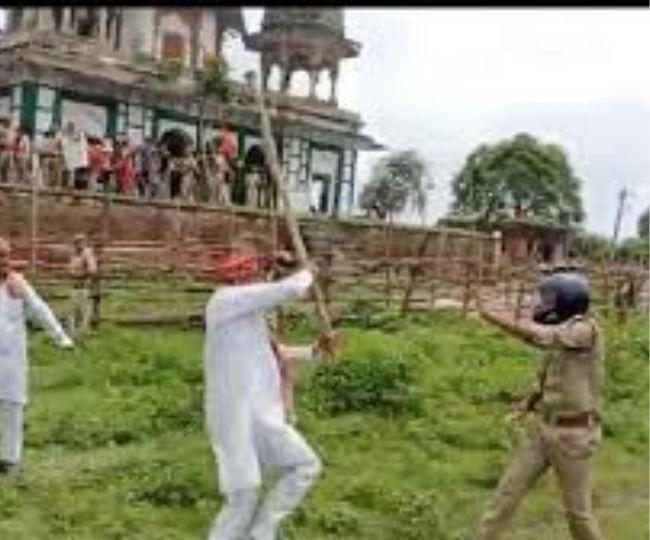 Fatehpur Temple tomb dispute (1)