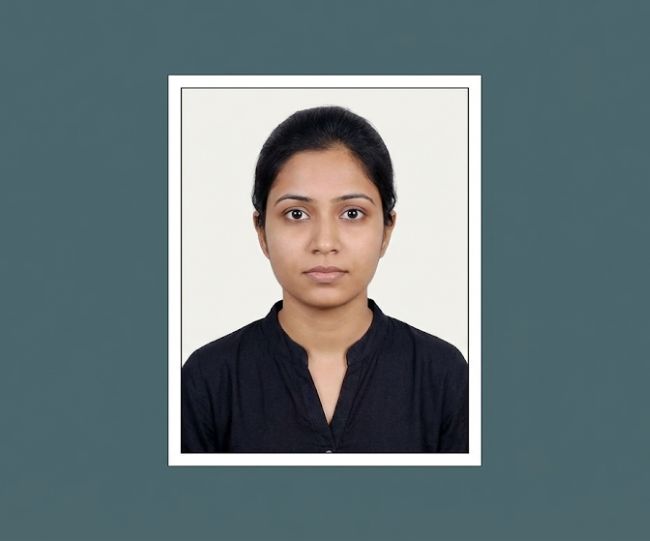 no smile in passport size photo