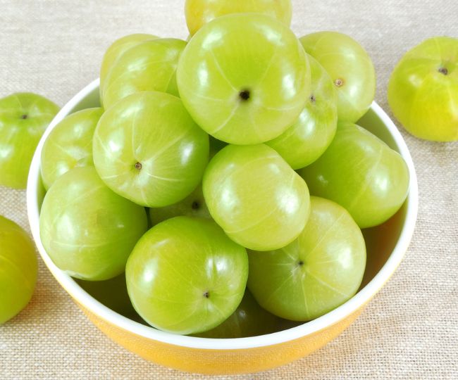 Gooseberry to increase collagen