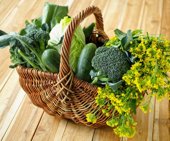 Green leafy vegetables to increase collagen