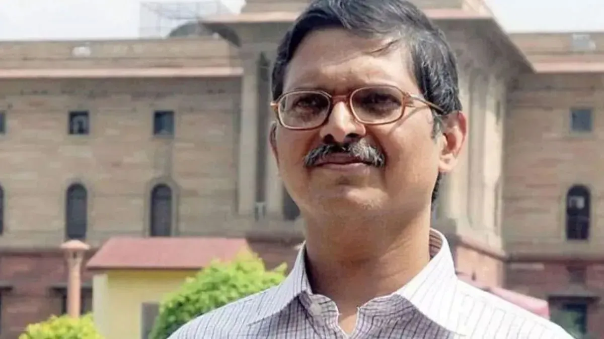 amitabh-thakur-1765550061605