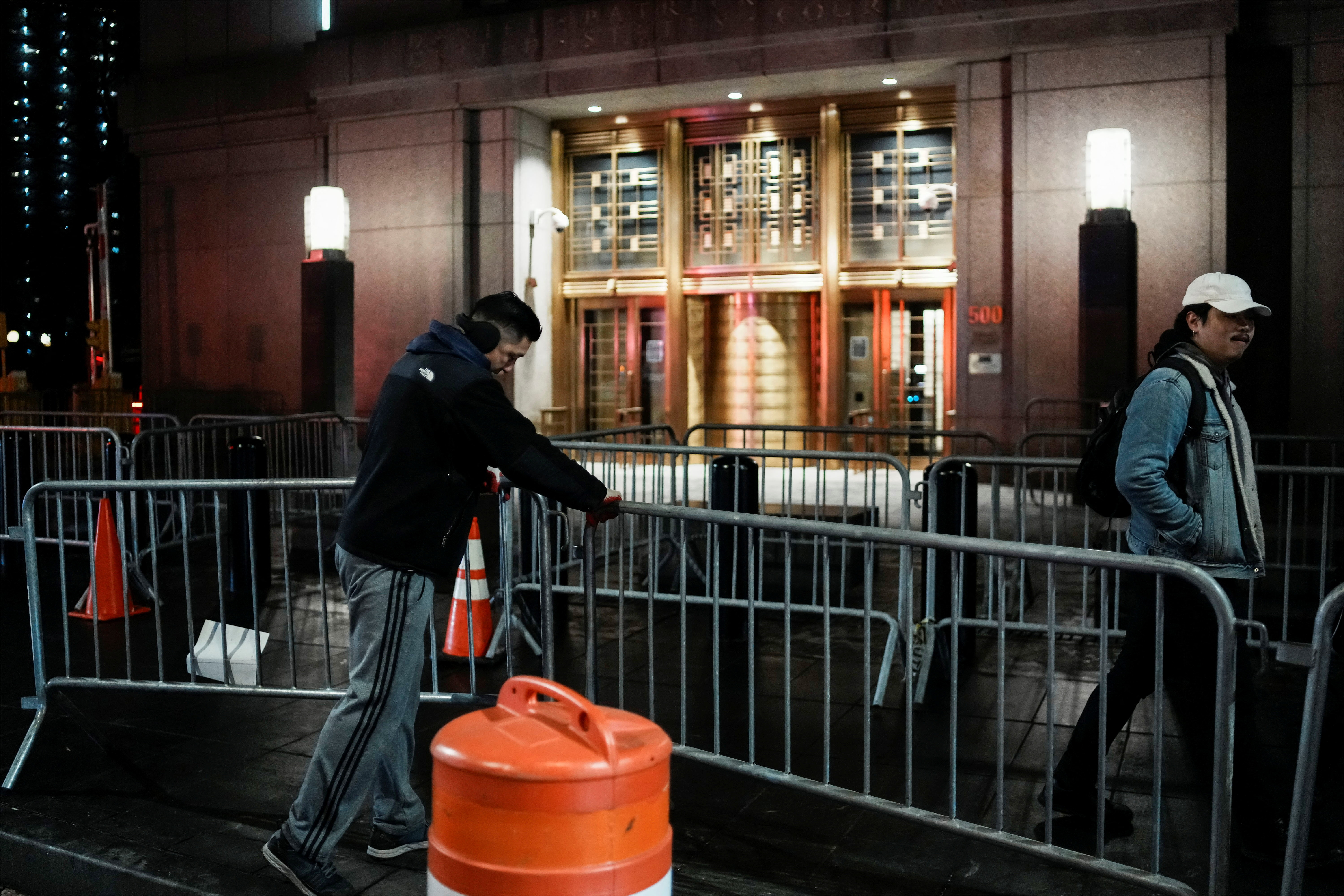 2026-01-04T225905Z_706284987_RC2MUIAEOT3Z_RTRMADP_3_USA-VENEZUELA