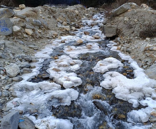 Uttarkashi River frozen