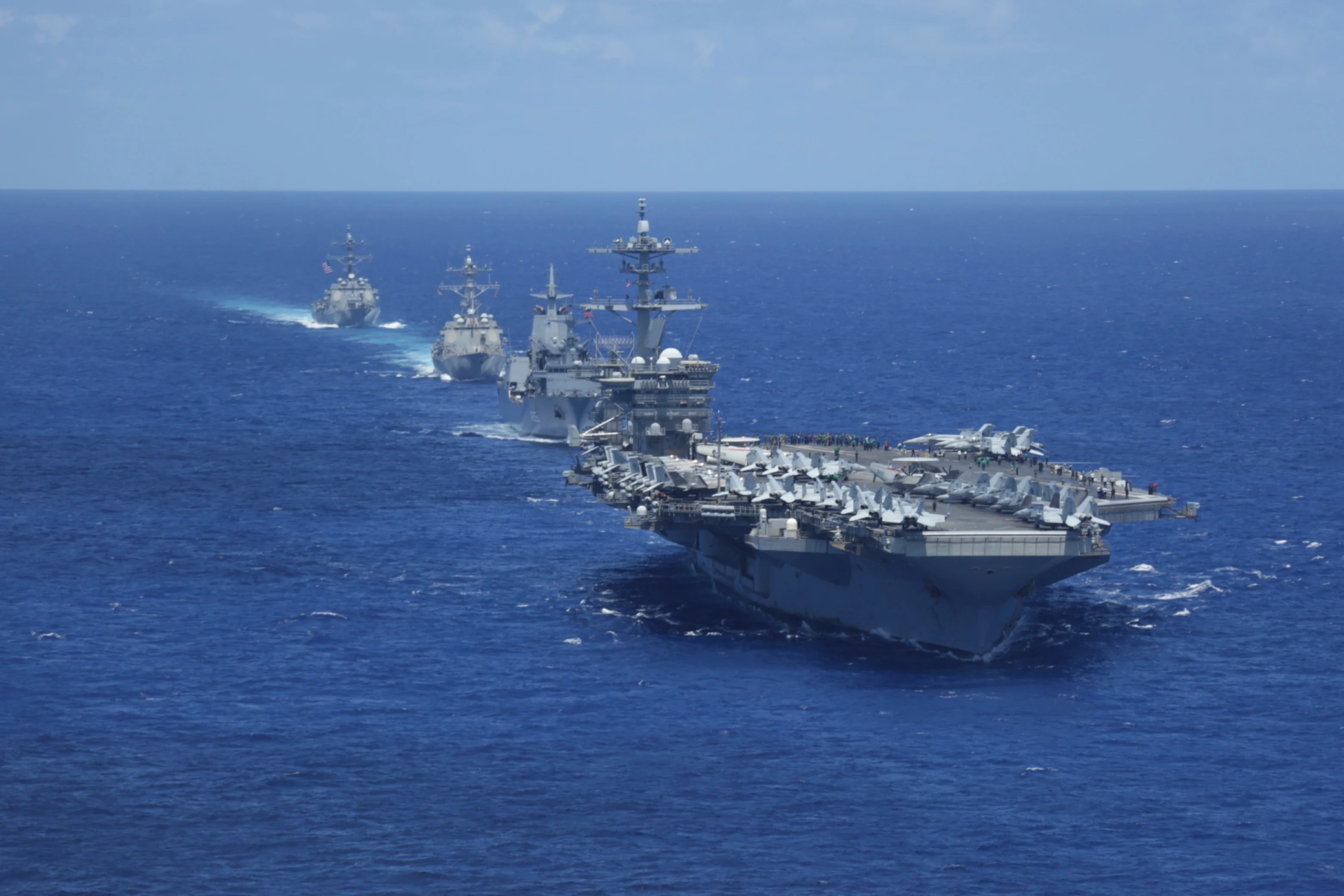 uss abraham lincoln in the sea