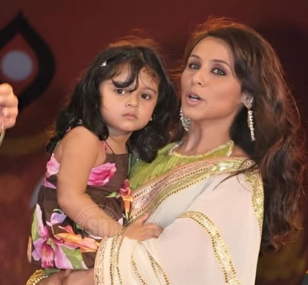 Rani Mukerji daughter photo