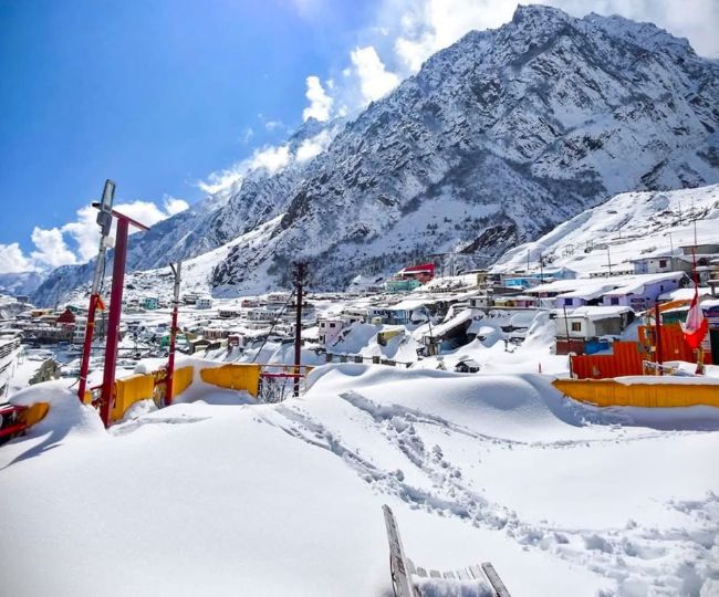 snowfall in Badrinath Dham