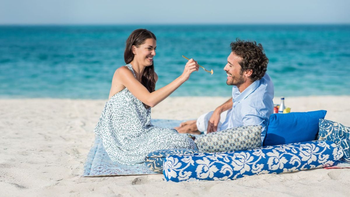 Beach Couple (1)
