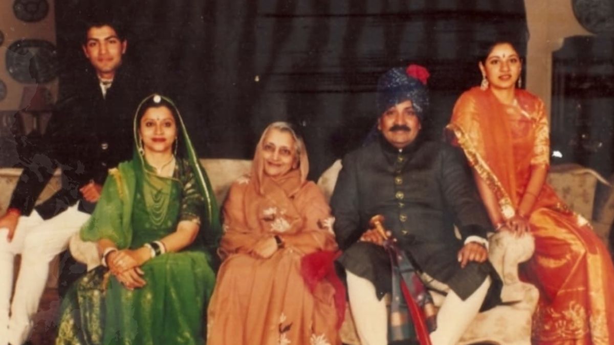 Richest Royal Family in India (1)