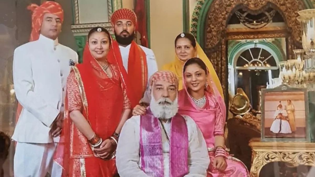 Richest Royal Family in India (2)