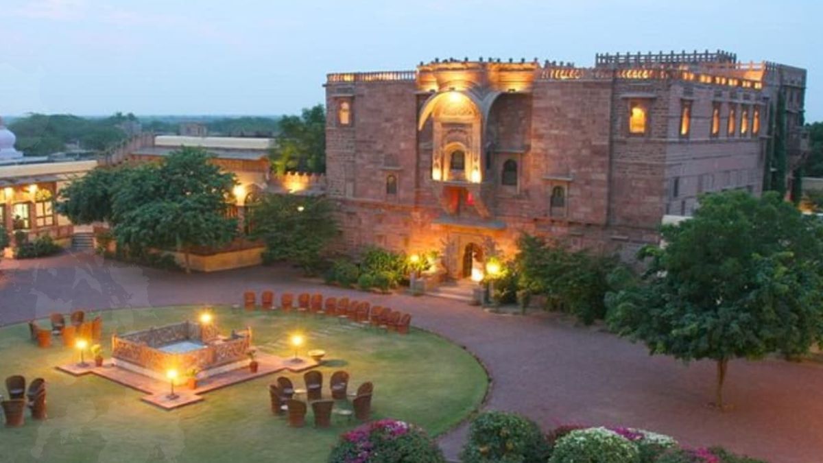 Richest Royal Family in India (6)