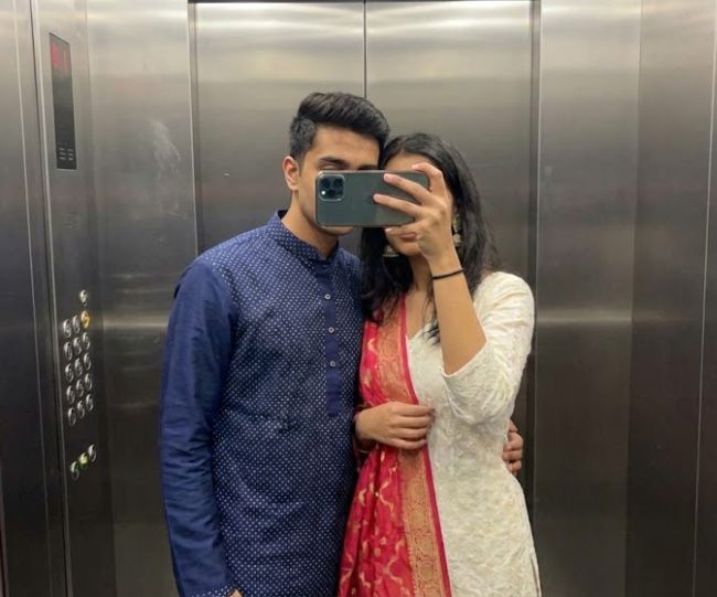mirror selfie
