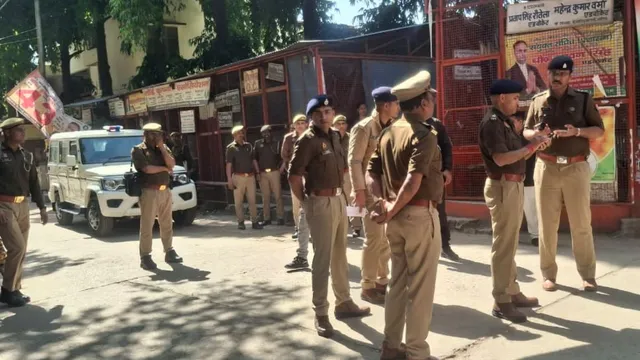 aligarh-police-checking-1771227022679_v