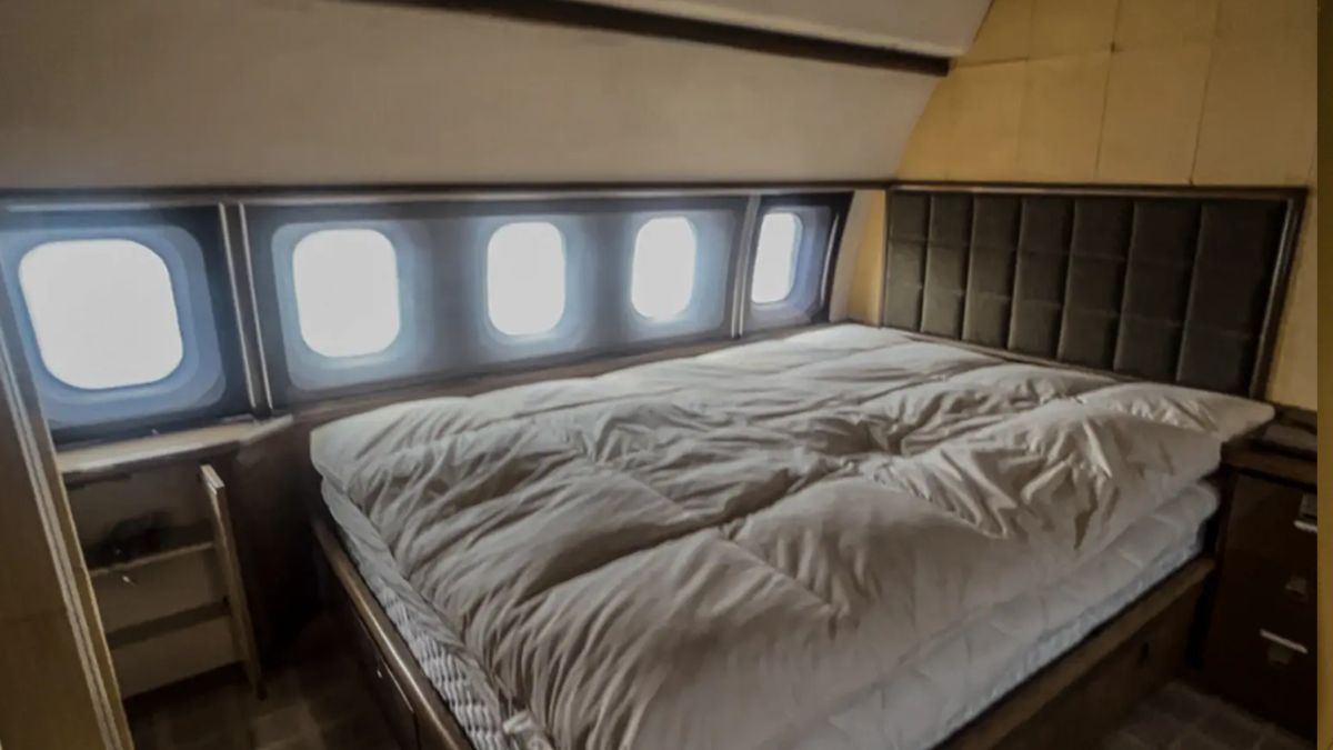epstin jet bed