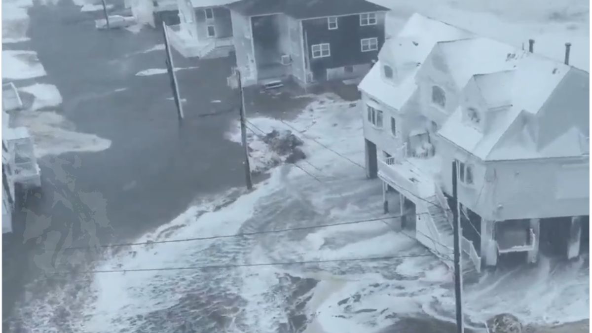 Snow thunder in Scituate Massachusetts US state (3)