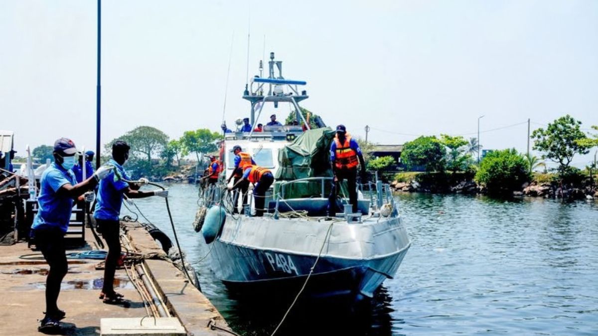 US attack on IRIS Dena (3)