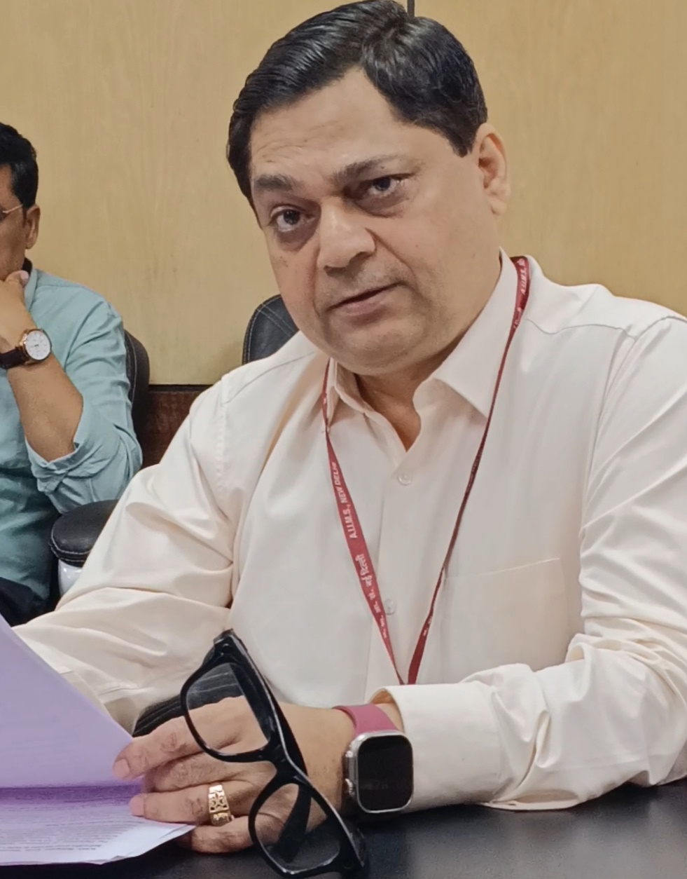 नेत्र दिव्यांगों के लिए एम्स ने बनाया AI स्मार्ट चश्मा, पढ़ने और चलने में करेगा  मदद - aiims develops ai smart glasses for visually impaired