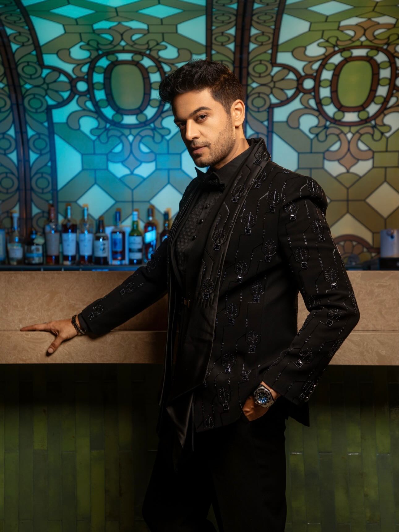 gauravkhannaofficial_1766041747_3790155341548560943_1538561521