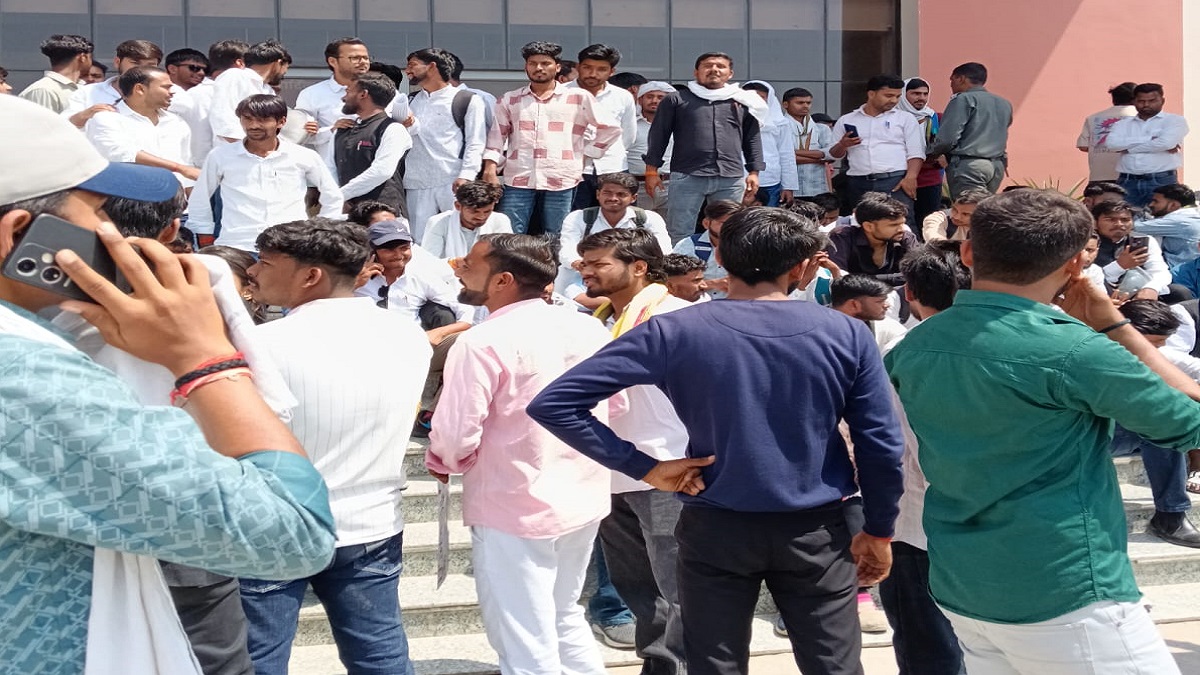 rajju bhaiya state university students protest