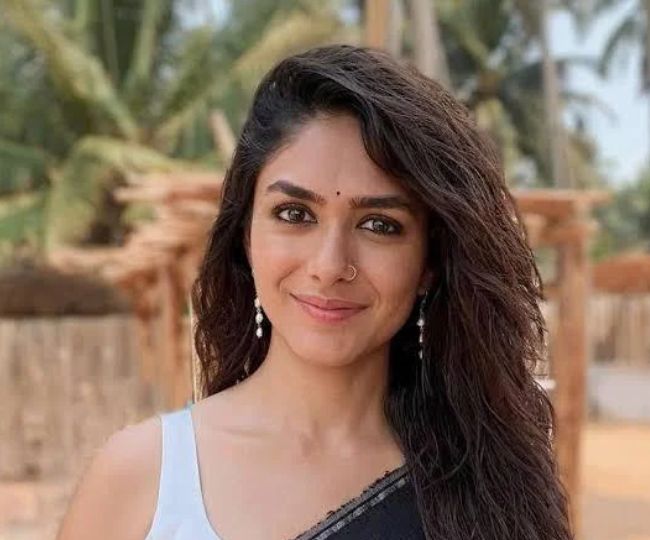 mrunal thakur