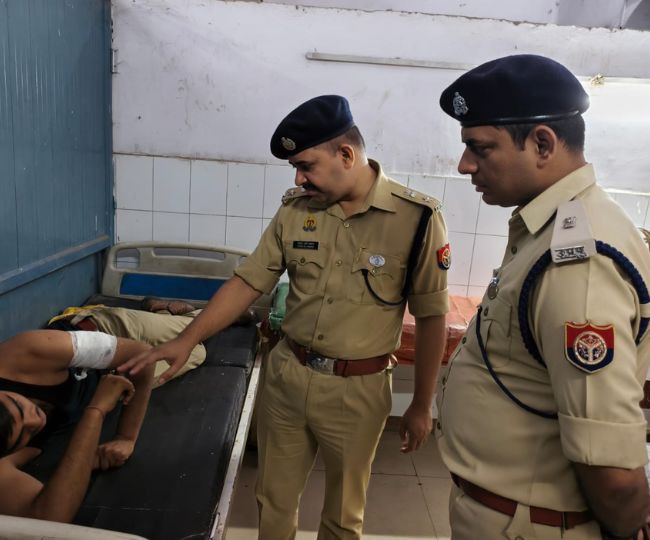 injured policeman