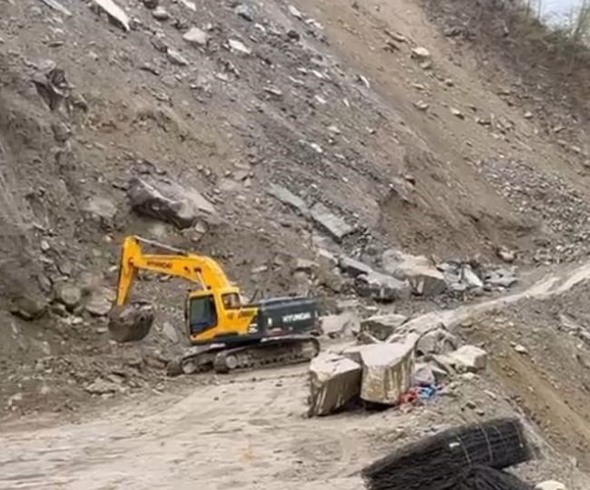 Sonprayag-Gaurikund road