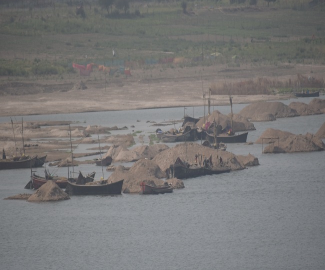 sand mining sand in Prayagraj