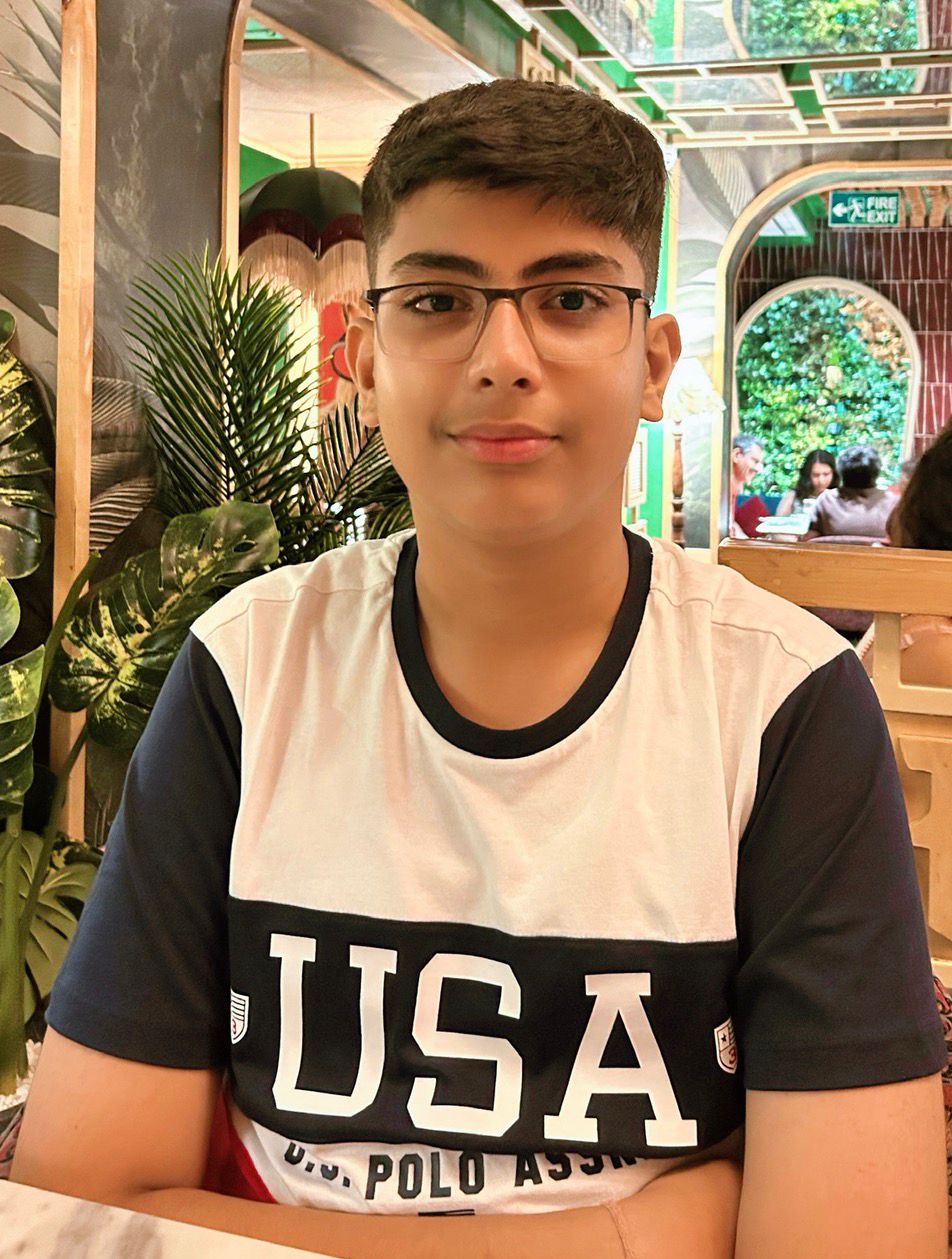 गाजियाबाद के दक्ष वासुदेवा ने किया कमाल, हाईस्कूल में हासिल किए 100 अंक;  इंजीनियर बनना है सपना - cbse 10th results 2026 daksh vasudeva scores 100 in  high school aims for iit