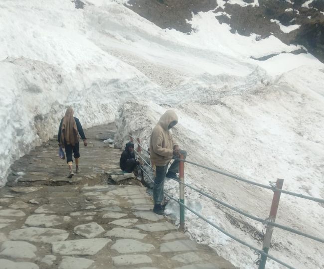 Snow on Kedarnath Pedal Yatra Marg